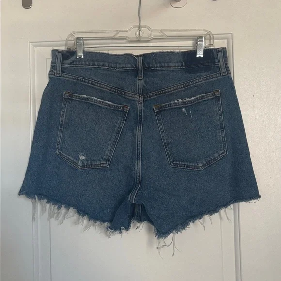 Abercrombie High Rise Dad Shorts in Medium Wash, 31 - Picture 3 of 7